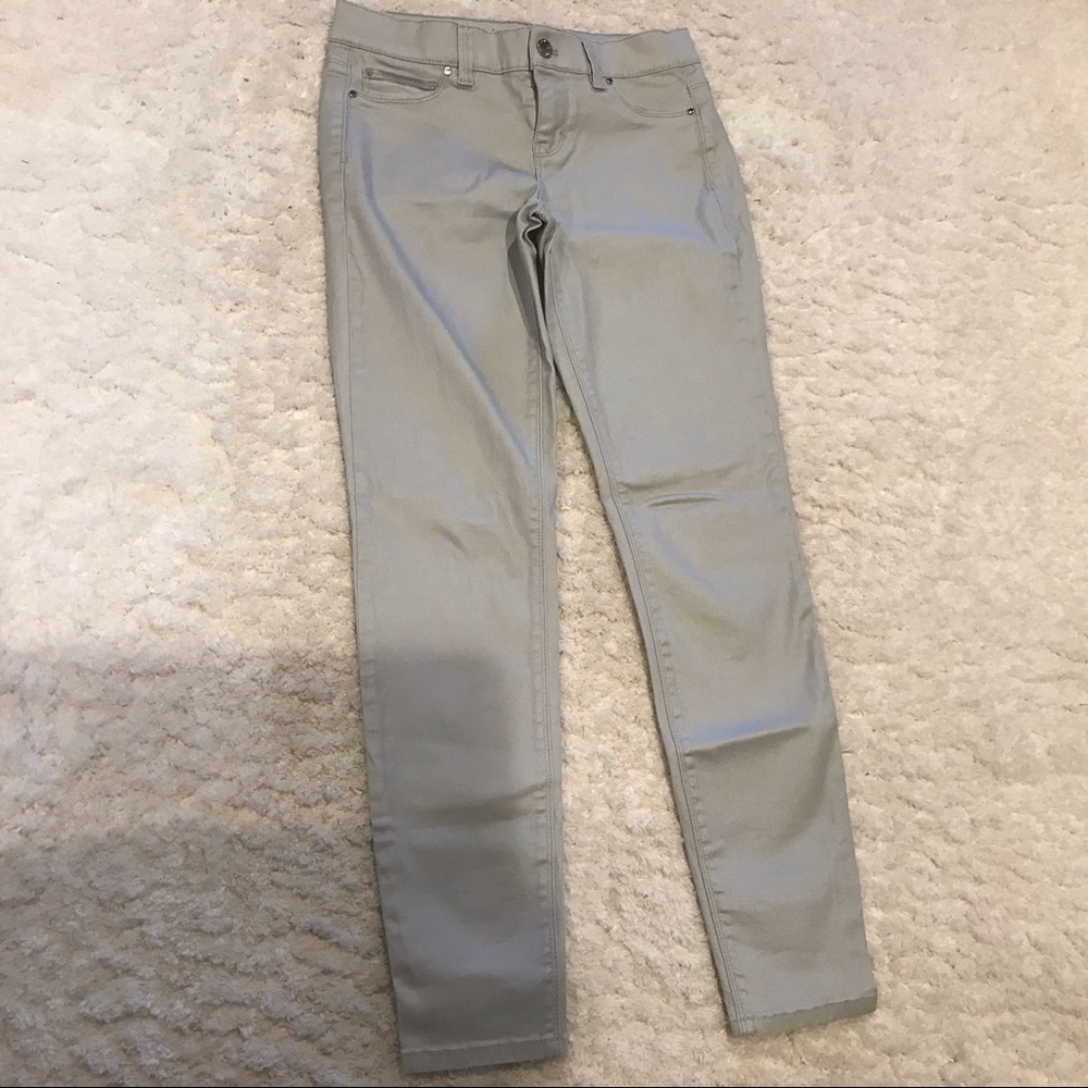 WHBM Silver Jeans SZ 2 skinny leg